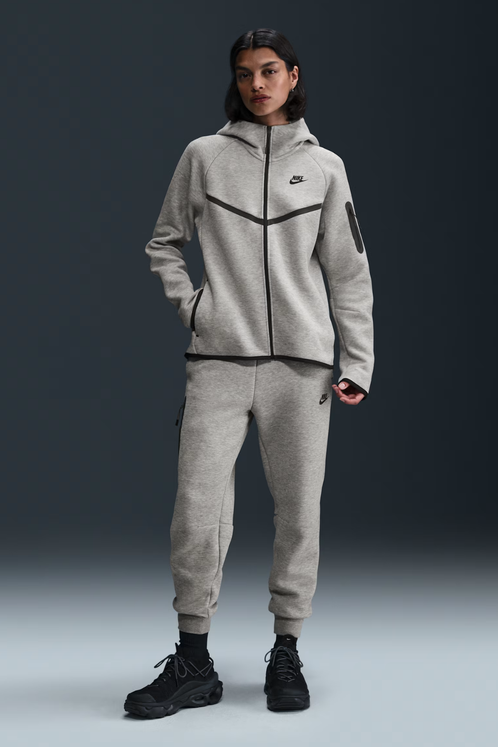 TECH FLEECE 2025 KADIN TAKIM - GRI