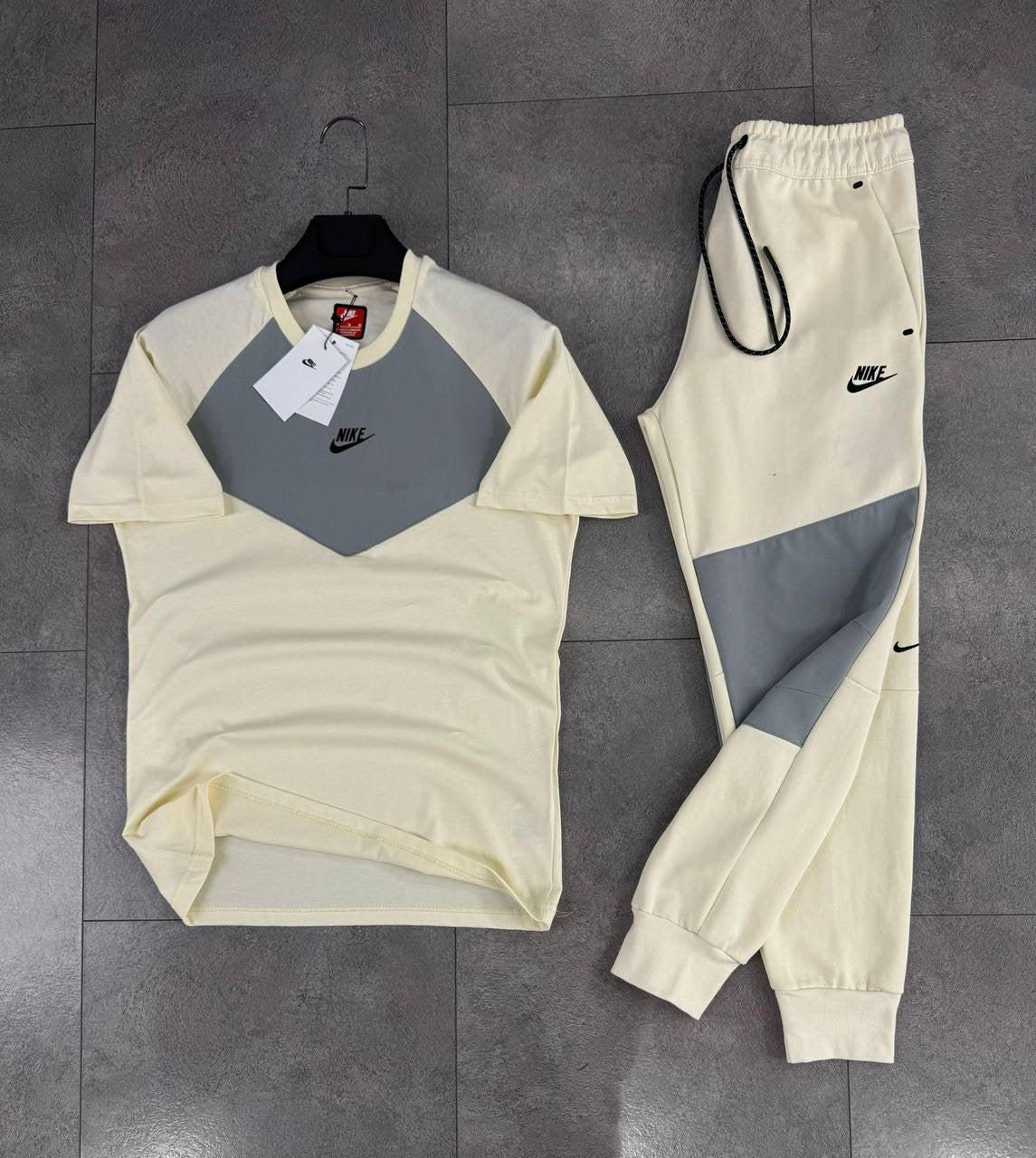 TECH FLEECE YAZLIK TAKIM - BEJ/GRI