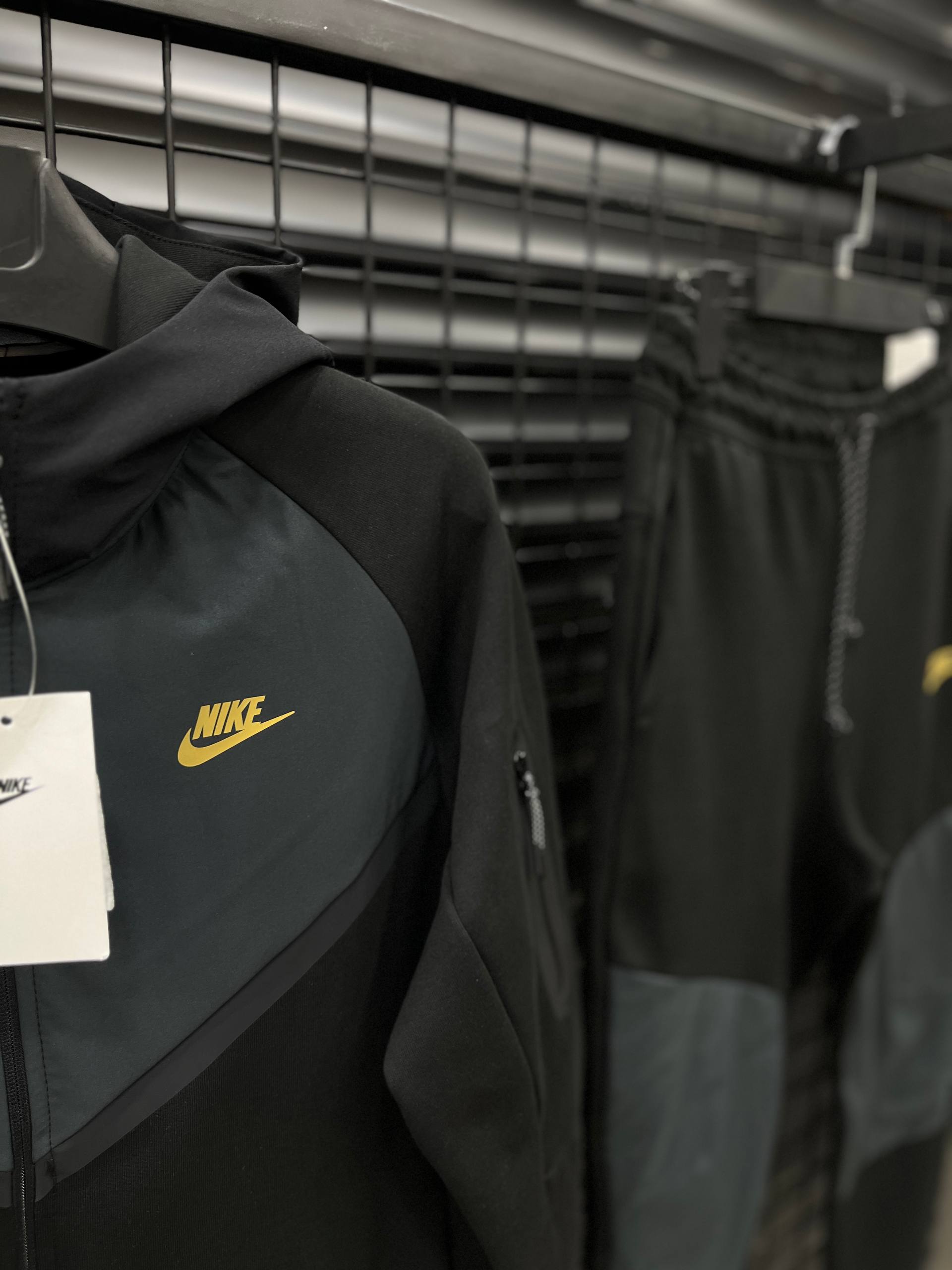 TECH FLEECE 2025 TAKIM - SIYAH/ANTRST