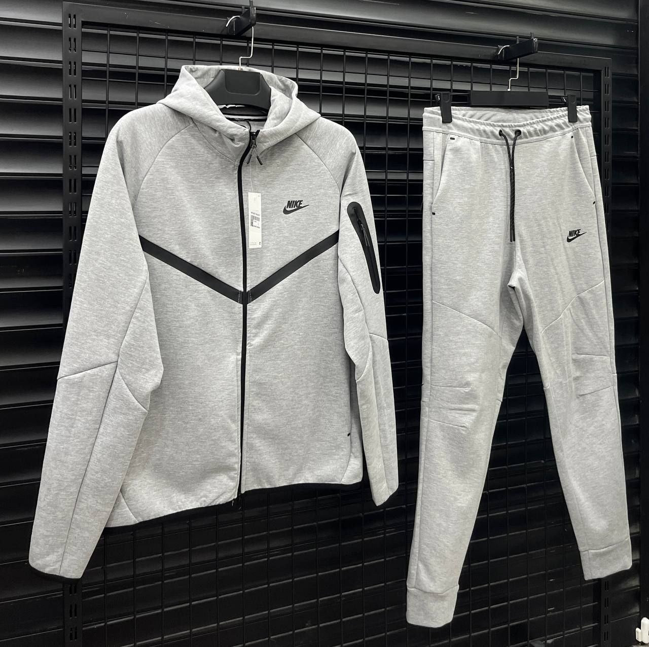 TECH FLEECE 2025 TAKIM - GRI