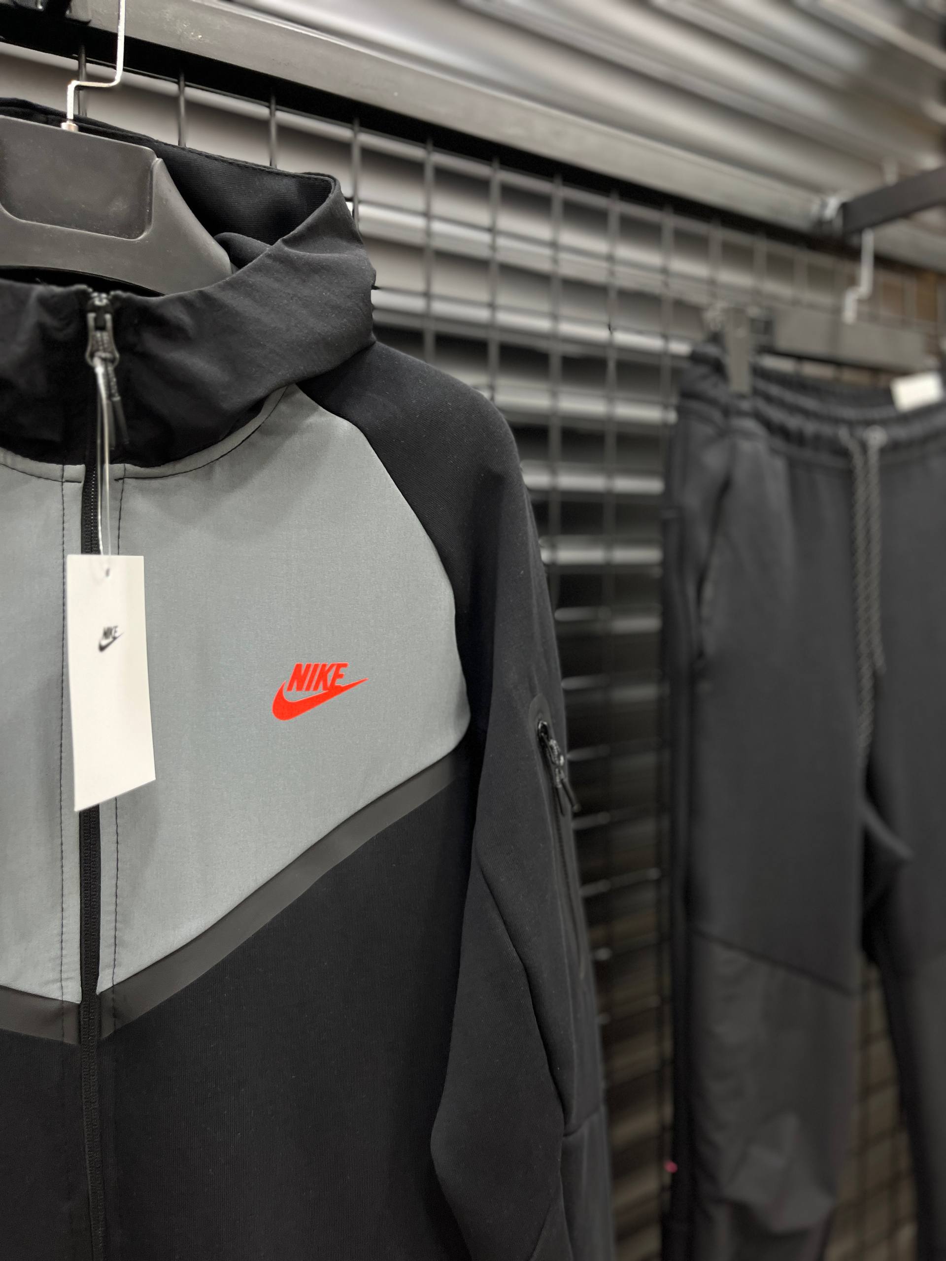 TECH FLEECE 2025 TAKIM - SIYAH/ANTRST -K