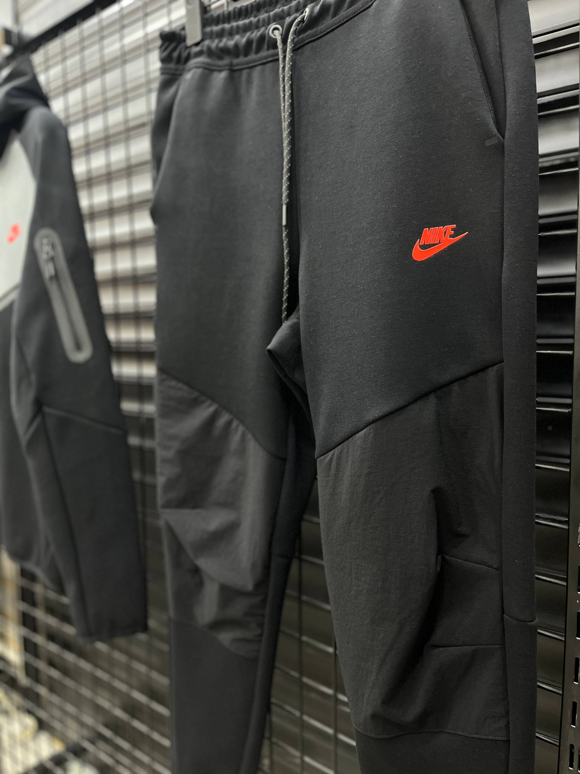 TECH FLEECE 2025 TAKIM - SIYAH/ANTRST -K